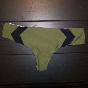 Acacia bottoms size Large